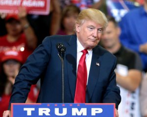 Трамп через суд буде добиватися відновлення свого акаунта у Twitter