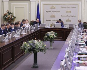 &quot;Слуги&quot; зірвали погоджувальну раду, коли Порошенко підняв тему Pandora Papers