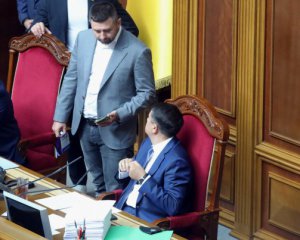 Разумкова видалили з чату "слуг"