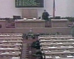 Террористы расстреляли заседание парламента