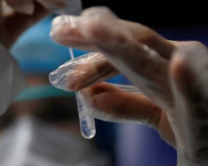 Продавали по 800 грн: троих человек будут судить за подделку тестов на коронавирус