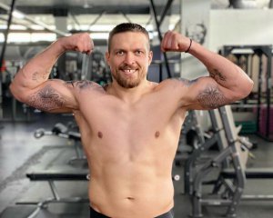 Усик розповів, за яку футбольну команду виступає син