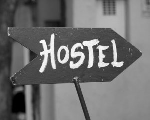 У польському хостелі померла українка