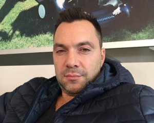 Арестович порівняв Зеленського з "жертвою", яка має йти на другий термін