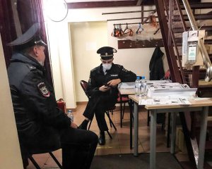 В Москве сорвали показ фильма о Голодоморе: полиция заблокировала людей и изъяла технику