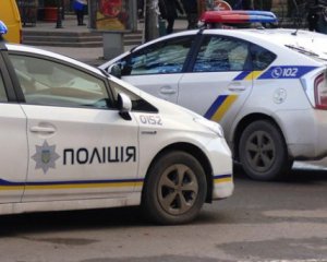 У Києві  обстріляли автобус, водій поранений
