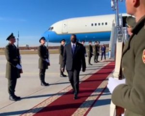 Міністр оборони США прибув до Києва