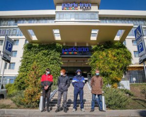 Патруль СММ ОБСЕ смог выйти из отеля в Донецке