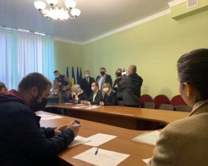 Корниенко пришел на участок в Херсоне поддержать кандидата от &quot;слуг&quot;