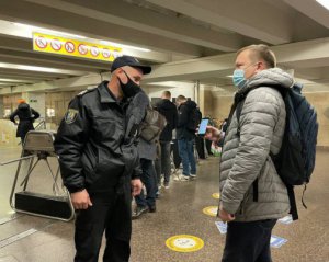 Covid-рейди у транспорті Києва: скільки пасажирів &quot;влетіли&quot; на штраф