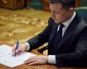 "Вибори" окупантів у Криму: Зеленський підписав санкції