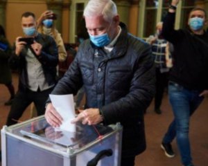 Фальсификации выборов мэра Харькова: &quot;Опора&quot; заявила об атаке на наблюдателей