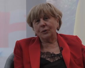 Мать Саакашвили – Зеленскому: Моего сына у меня на глазах убивают