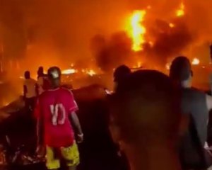 Понад 100 загиблих, згоріли дві АЗС і десятки будинків: посеред вулиці вибухнув бензовоз