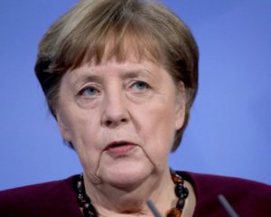 Меркель: Я не буду займатися політикою