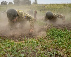 Украинские защитники огнем заставили врага перестать стрелять