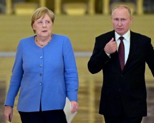 Путін у розмові з Меркель скаржився на безпілотники України