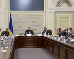 Невакцинованих нардепів не пускатимуть до Верховної Ради