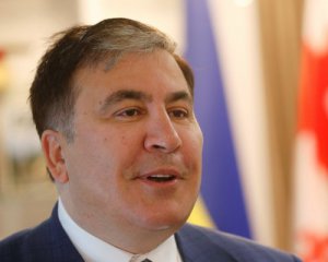 Давление постоянно скачет, не встает с постели – Саакашвили рассказал о своем состоянии