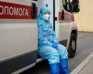Коронавирус убил еще 377 украинцев