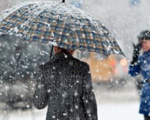 Мокрий сніг, дощ і вітер: чого чекати від погоди