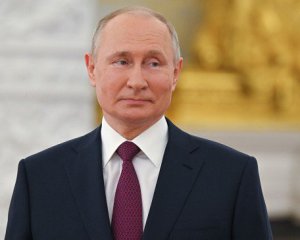 Путін отримав третю дозу Covid-вакцини за зачиненими дверима