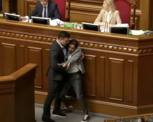 "Він же його не бив" - у "Слузі народу" не каратимуть Тищенка за напад на Лероса