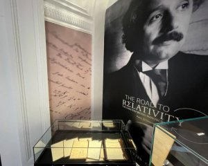 Чернетку Альберта Ейнштейна продали за кругленьку суму