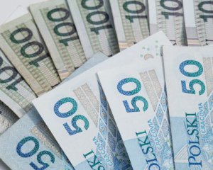 Польща виплачує солідні гроші на українських дітей: які умови отримання