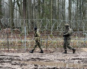 Белорусские силовики слепят польских офицеров: что происходит на границе двух стран