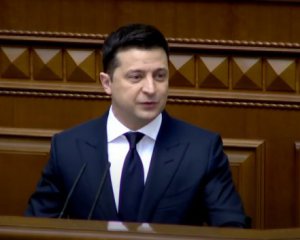 Зеленський у Раді сказав про "кулуарні договорнячки" й натякнув на Ахметова
