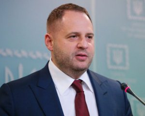 Єрмак стверджує, що не давав вказівки зупинити операцію щодо вагнерівців