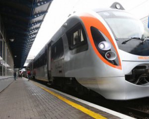 Укрзализныця назначила два дополнительных поезда в Польшу - как курсируют