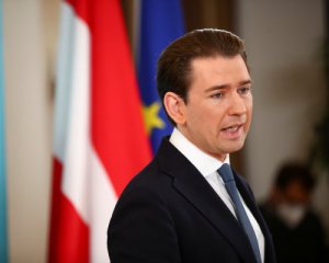 Коррупционный скандал: экс-канцлер Австрии заявил об уходе из политики