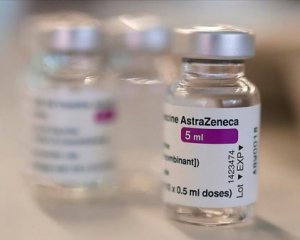 Вчені знайшли причину тромбозів після вакцинації препаратом AstraZeneca
