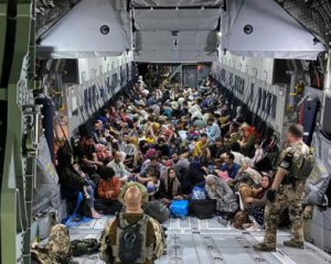 Франция эвакуировала из Афганистана около 330 человек