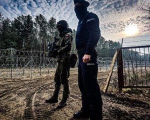 Белорусские силовики на границе забросали поляков петардами
