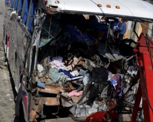 Бойовики підпалили пасажирський автобус: серед жертв жінки і діти