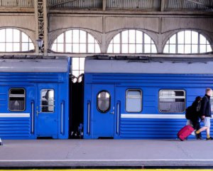 Укрзалізниця призначила до новорічних свят додаткові потяги