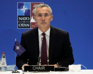 НАТО закликає Росію відвести війська від українських кордонів