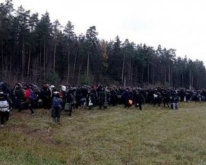 Мигранты забросали камнями польских пограничников