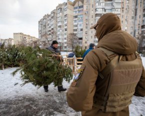 Київ почали зачищати від ялинкових базарів - кому загрожує демонтаж