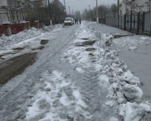 Шмигаль пообіцяв розібратися із чорним снігом біля Бурштинської ТЕС