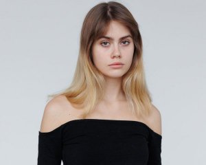 Російську модель не пустили в Україну