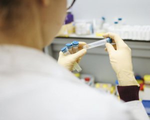 У МОЗ пояснили, чи впливає Covid-вакцина на ДНК людини