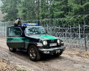 Мігранти проривалися з Білорусі в Польщу: форсували річку