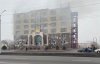 Горить офіс керівної партії Казахстану, вогонь не гасять
