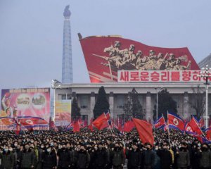 Северная Корея борется против распространения Covid-19 митингами