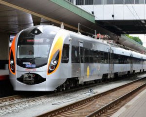Укрзалізниця призначила додаткові дати курсування "Лижного експресу"