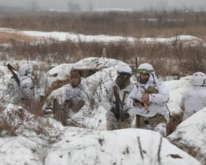 Бойовики обстріляли українських військових із мінометів, є поранений